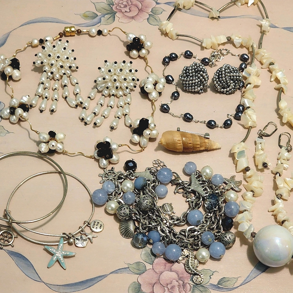 🌞🏄‍♀️Vintage Jewelry Lot Sea, Summer Real Pearls, Mother Of Pearl Earrings